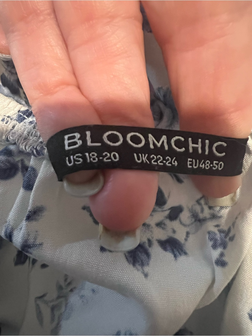 BloomChic White Dress with Blue Floral Print. Size 18/20. - Picture 8 of 10